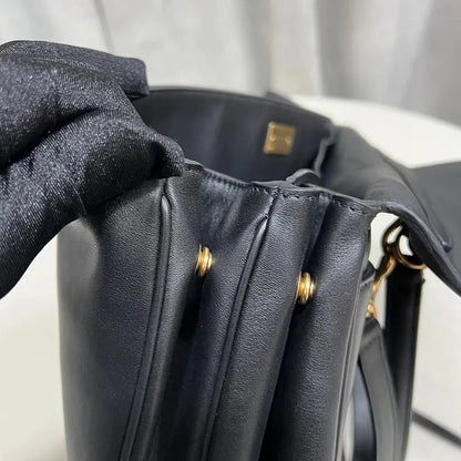 Sac à main femme noir structuré avec rabat et anse – Meliva